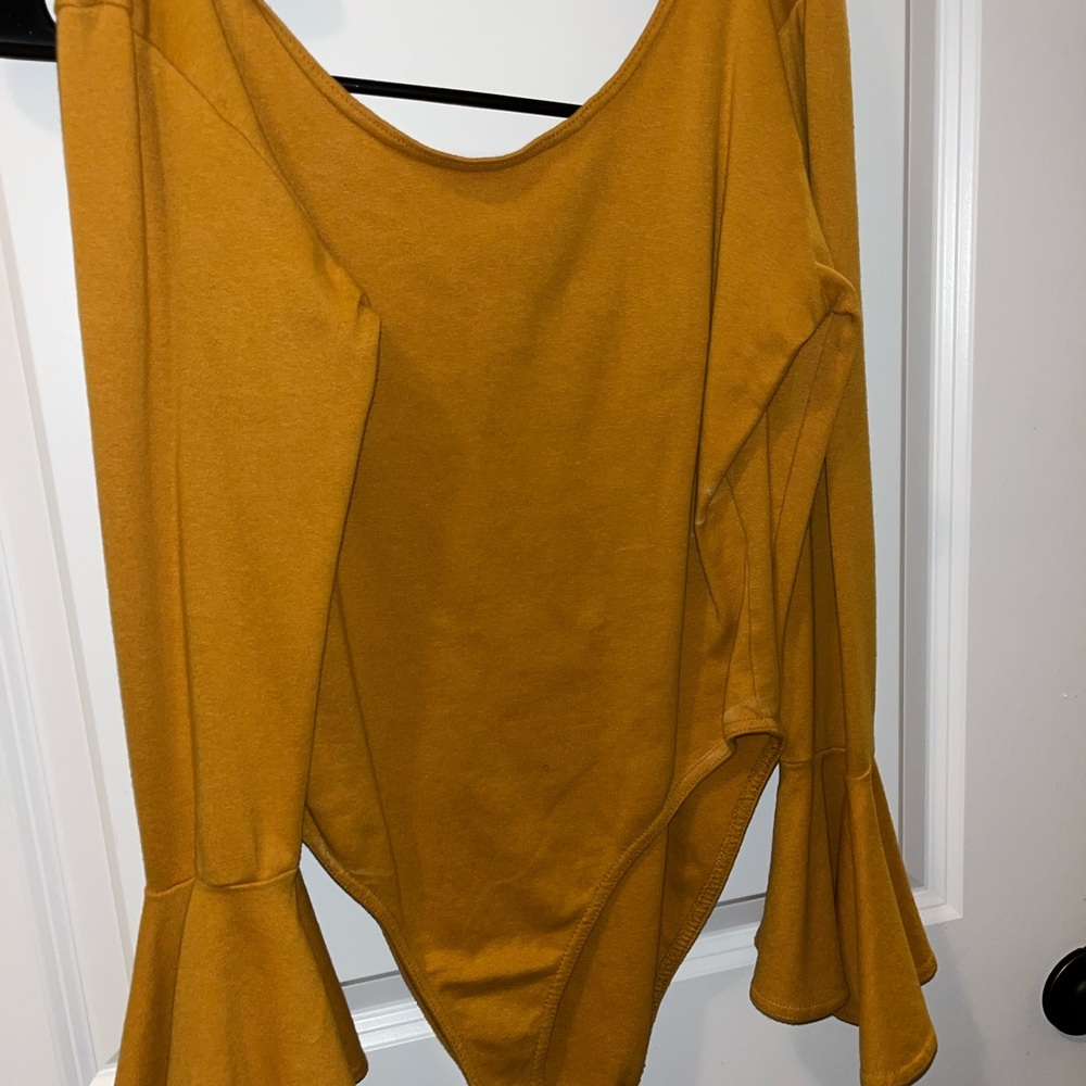 Mustard leotard - Picture 2 of 4